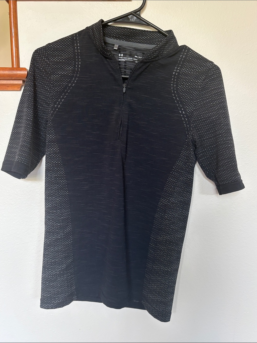 Under Armour top